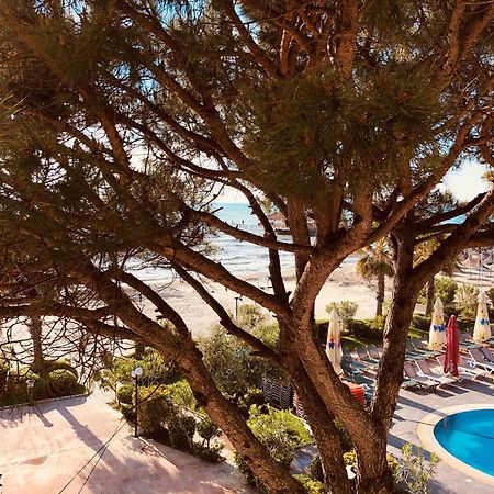 Mali I Robit Beachfront Apartment Golem  Buitenkant foto